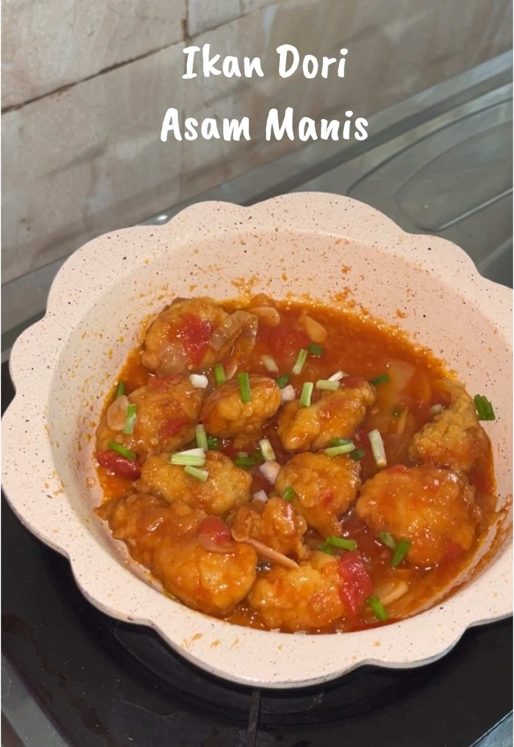 Menu mpasi ini dijamin bikin bayi makan lahap🥰🥰 Bahan: Ikan Dori (boleh) Ayam (boleh) sesuaikan selera aja🫶🏻 Untuk baluran tepungnya aku pakai tepung serbaguna glutenfree ya  Bumbu Tumis: bawang bombay bawang putih  jus tomat (blender) kaldu jamur kaldu ayam kampung(opsional) lada bubuk garam  gula kelapa / gula biasa  daun bawang #resepsimple  #kidsfriendly #mpasi #mpasihomemade #menumpasi #momlife #resepmpasi #foryourpage #fyp #bayisehat 