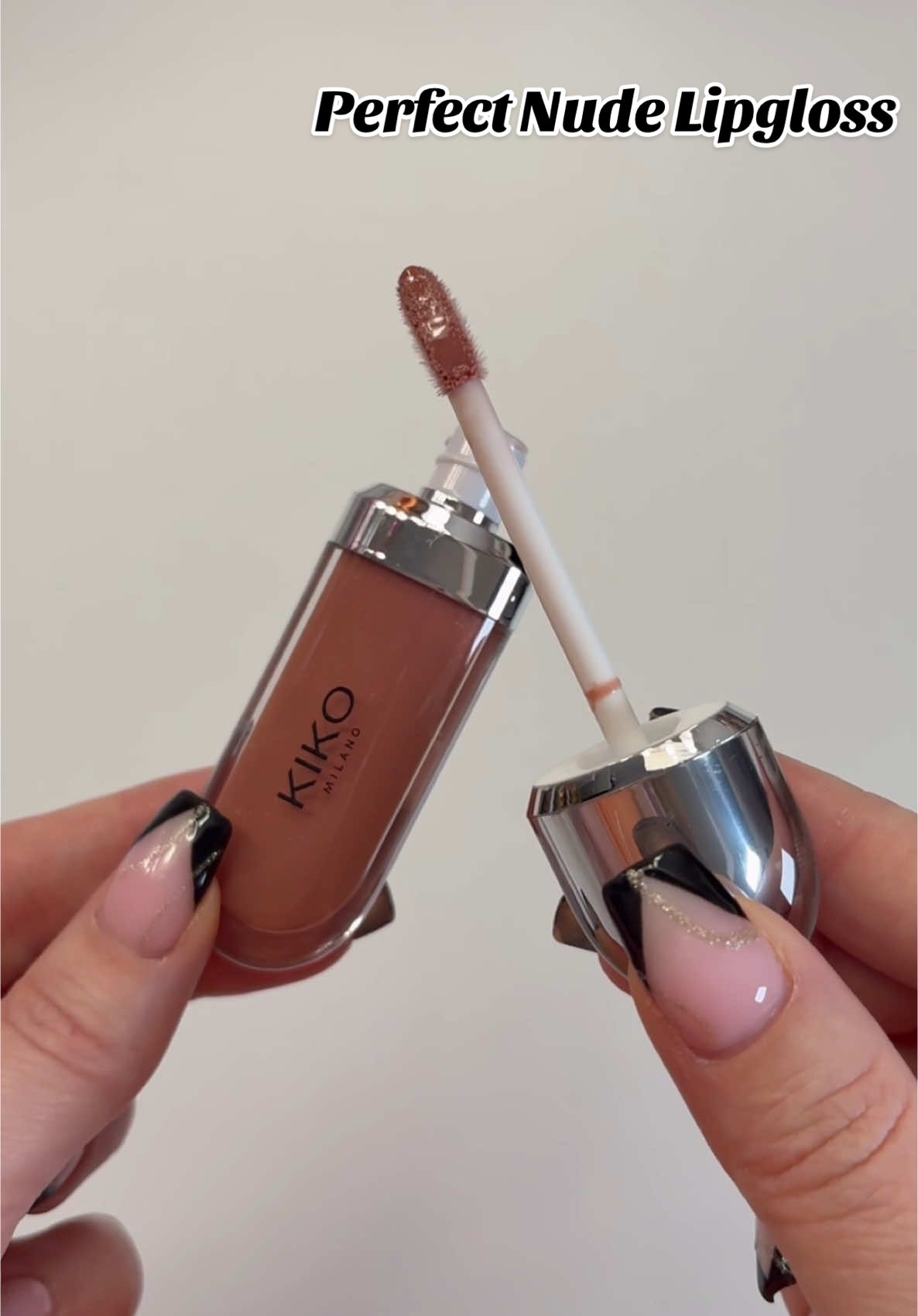 The Perfect Soft Nude Lipgloss With the @KIKO Milano 3D Hydra Lipgloss in 20 Chestnut  ————————— #kiko3dhydralipgloss #kikolips #lipgloss #lipglosspoppin #kikomilano #kikomakeup #viralmakeup #trendingmakeup #instamakeup #makeupswatches #makeupjunkie #makeupreels #makeupvideos #makeuplover #vegas_nay #makeupflawless #makeuplover #slave2beauty #makeupfanatic1 #makeupgeek #makeupwisuda #makeupaddict #makeup #swatches #viralmakeup #trendingmakeup 