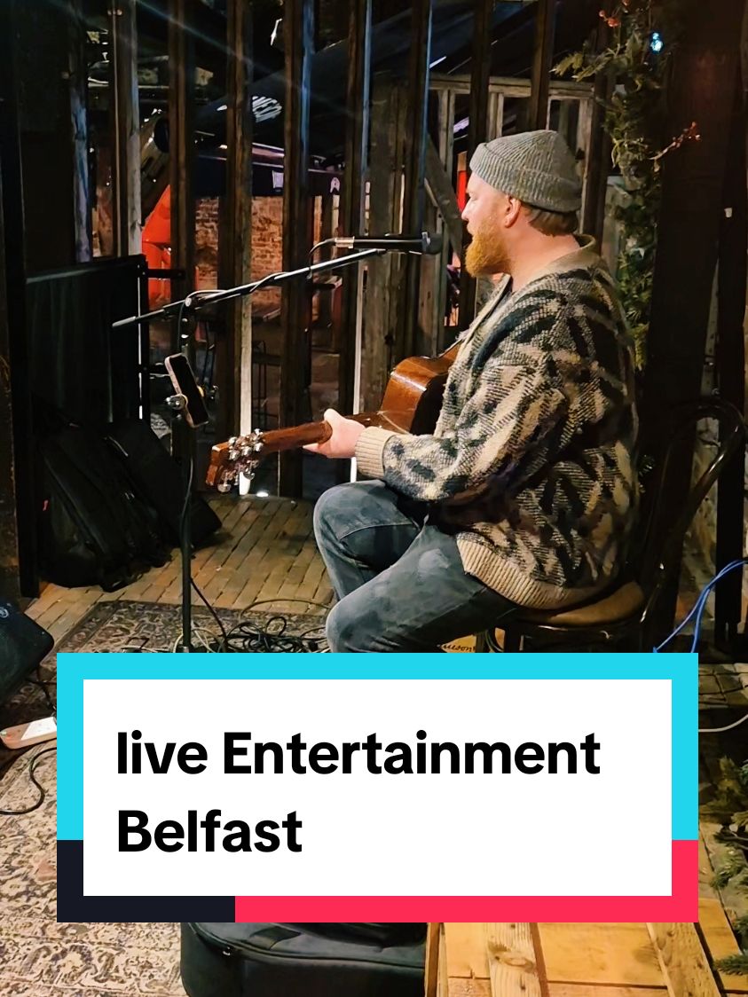 Enjoying some nice Live Entertainment here in Belfast #live #entertainment #singer #belfast 