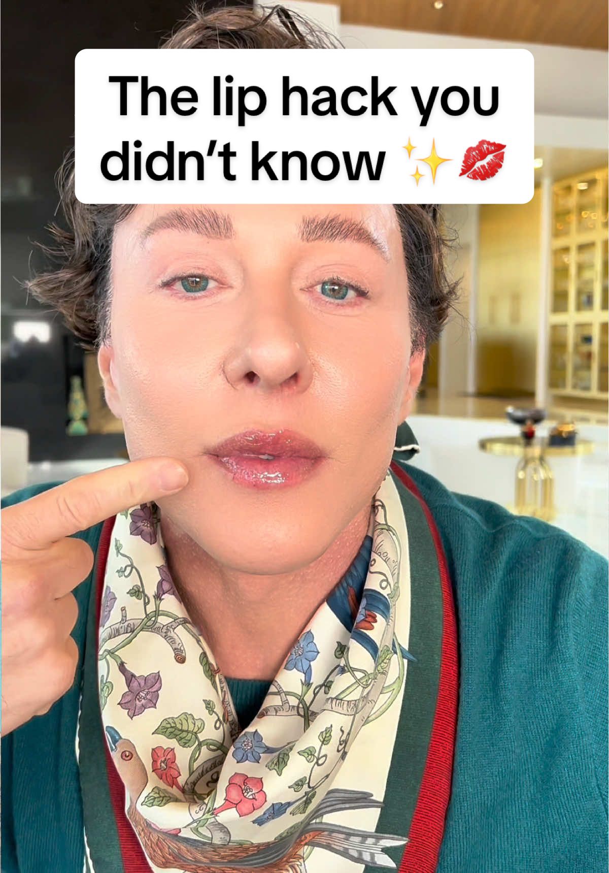 The lip hack you didn’t know ✨💋 #foryoupage #foryou #fyp #viralvideo #beauty #musthaves #skinnsiders #skinncosmetics #skintok #lippies #lipoil #lipsticks 