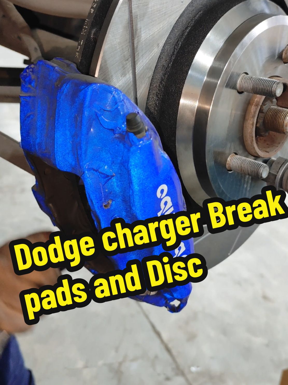 Dodge charger Replace Rear Wheel Break pads and Disc 