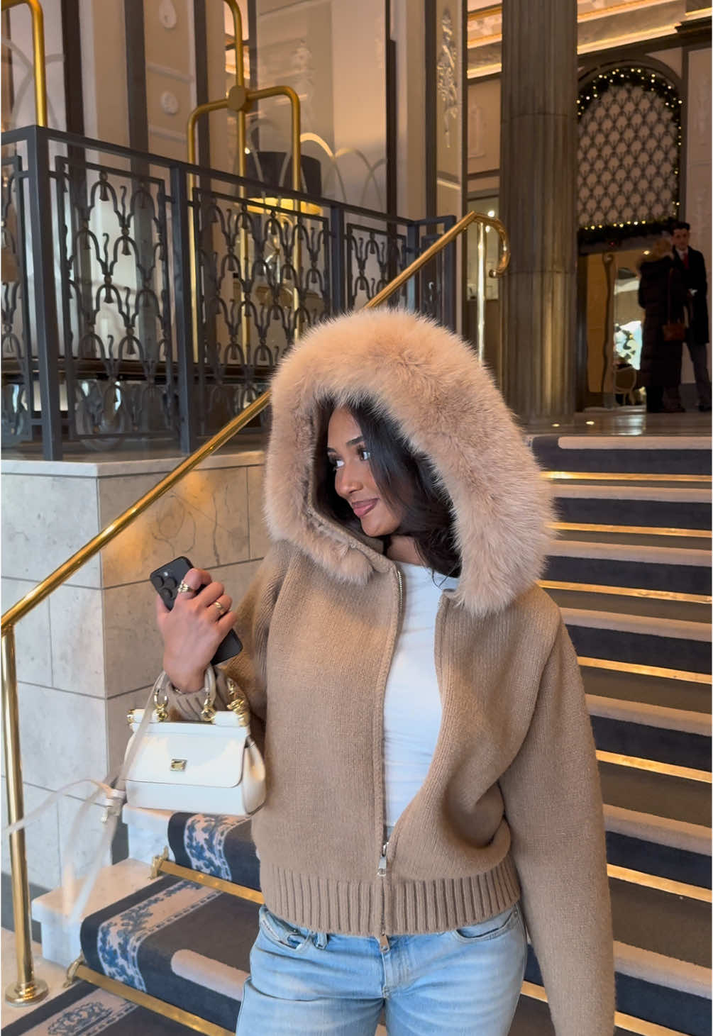 Alessa fur jacket 👜 #alessa 