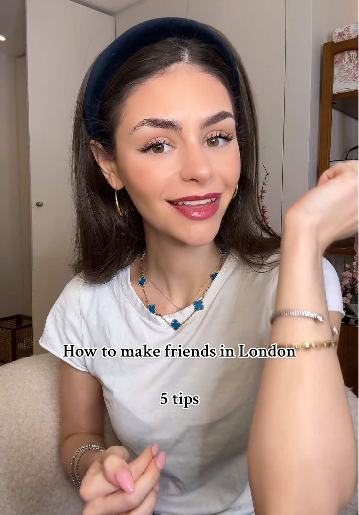 How to make friends in a new city as an adult!! #howtomakefriends #makingfriendsasanadult #americaninlondon #movingtolondon #makingfriends 