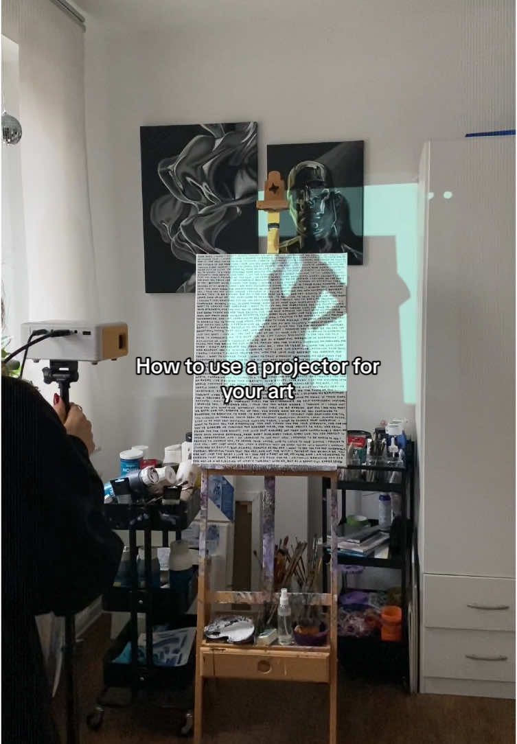 Antwort auf @Yusra🍓💌 Some call it cheating using a projector, I call it working time efficient. More time for the actual painting part 🙌🏼 This projector is around 50€ #artbyangelinal #projector #art #artistsoftiktok #acrylicart #acrylicpainting #paintingprocess