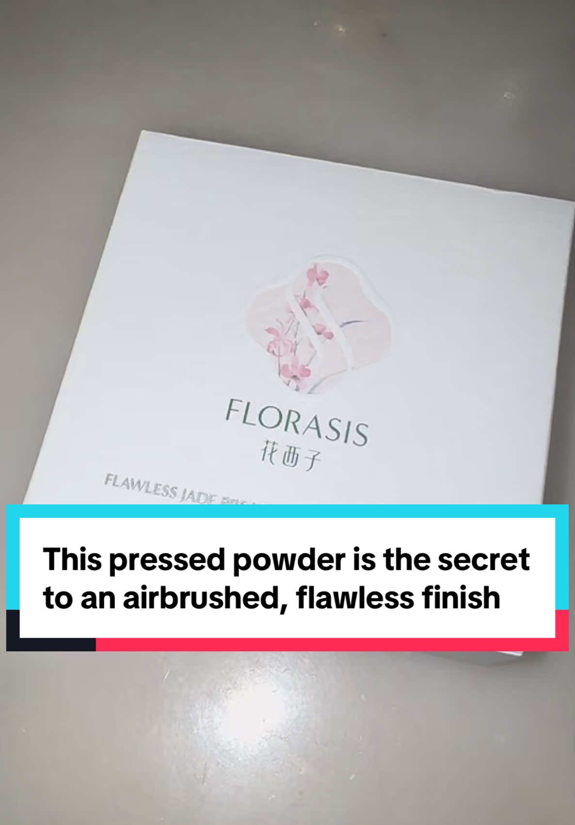 Another fabulous product from @Florasis US SHOP  this pressed powder is absolutely beautiful on my skin over makeup! A must have.       #florasis #pressedpowder #flawlessmakeup #settingpowder #flawlessskin #holidayhaul #flawlessfinish 