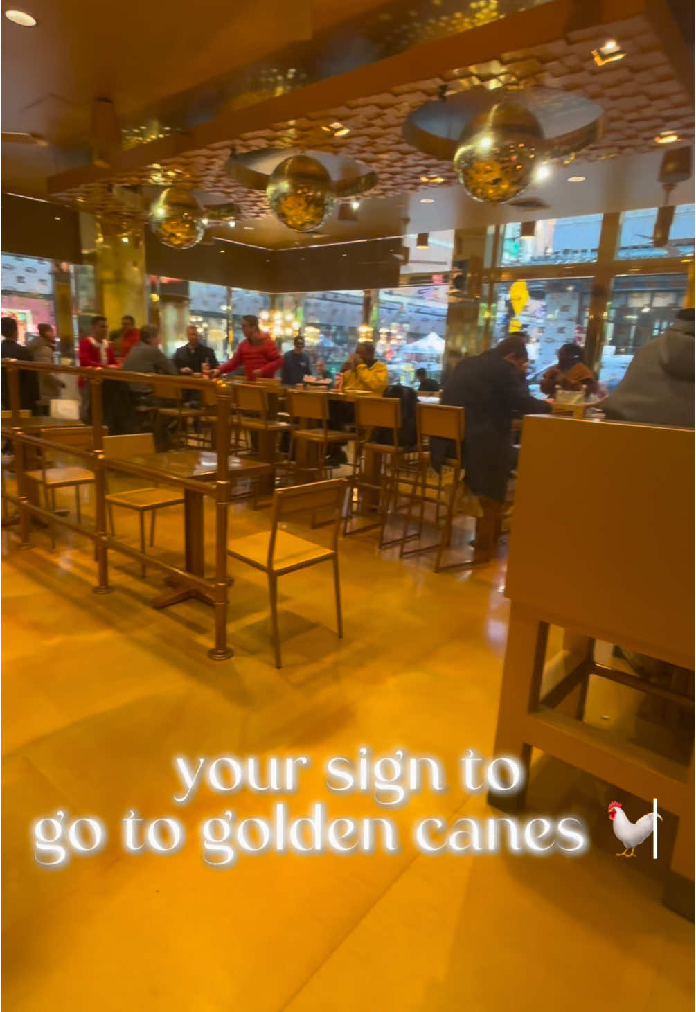 It was so crouded 😳😳#golden #canes #raisingcanes #goldencanes #food #excited #ate #bye 🐥🐣🐓🍗🐔🐤