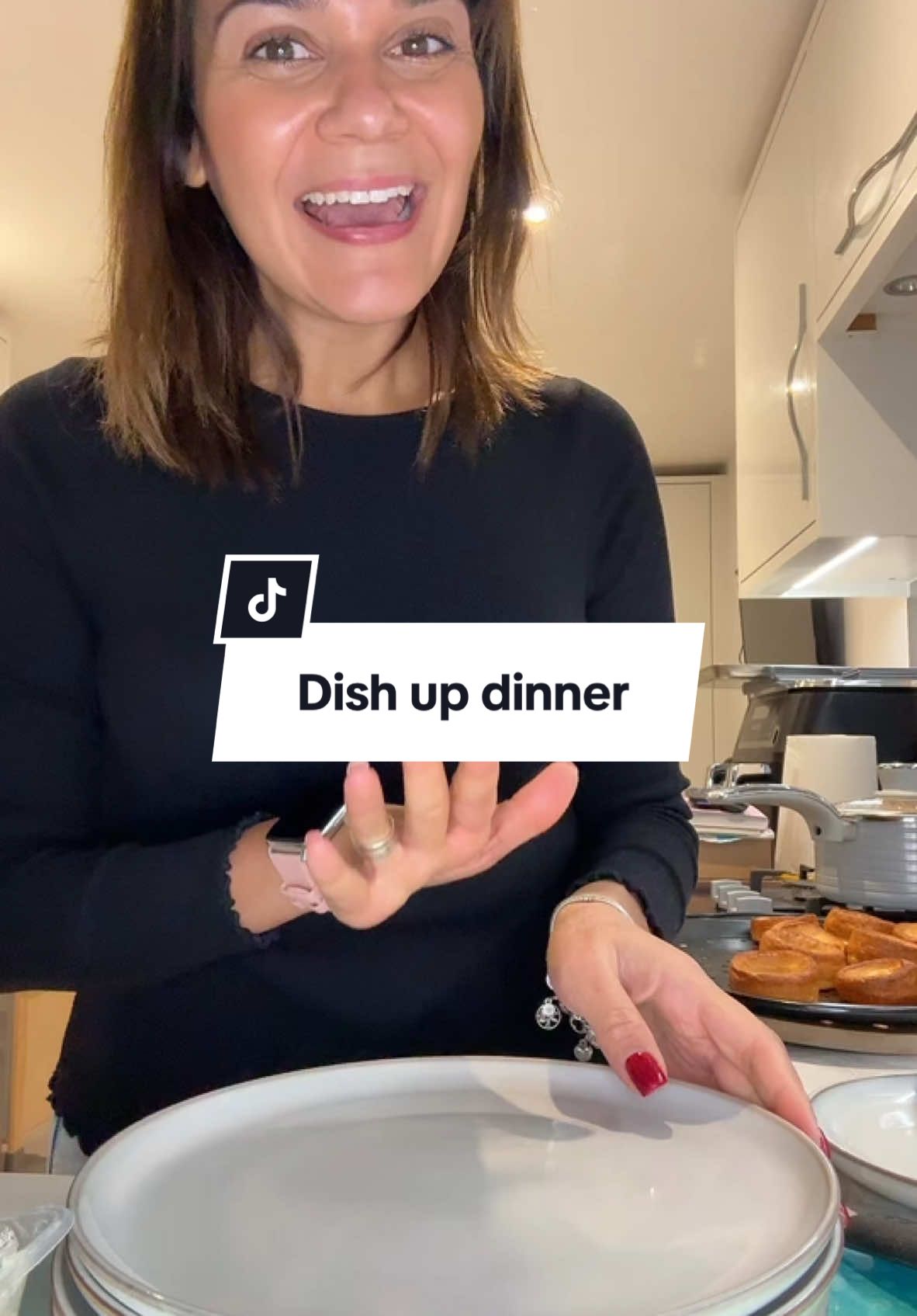 Dish up dinner #roastbeef #mash #carrots #yorkshirepudding @Mine (lost the end of my video 🤨)