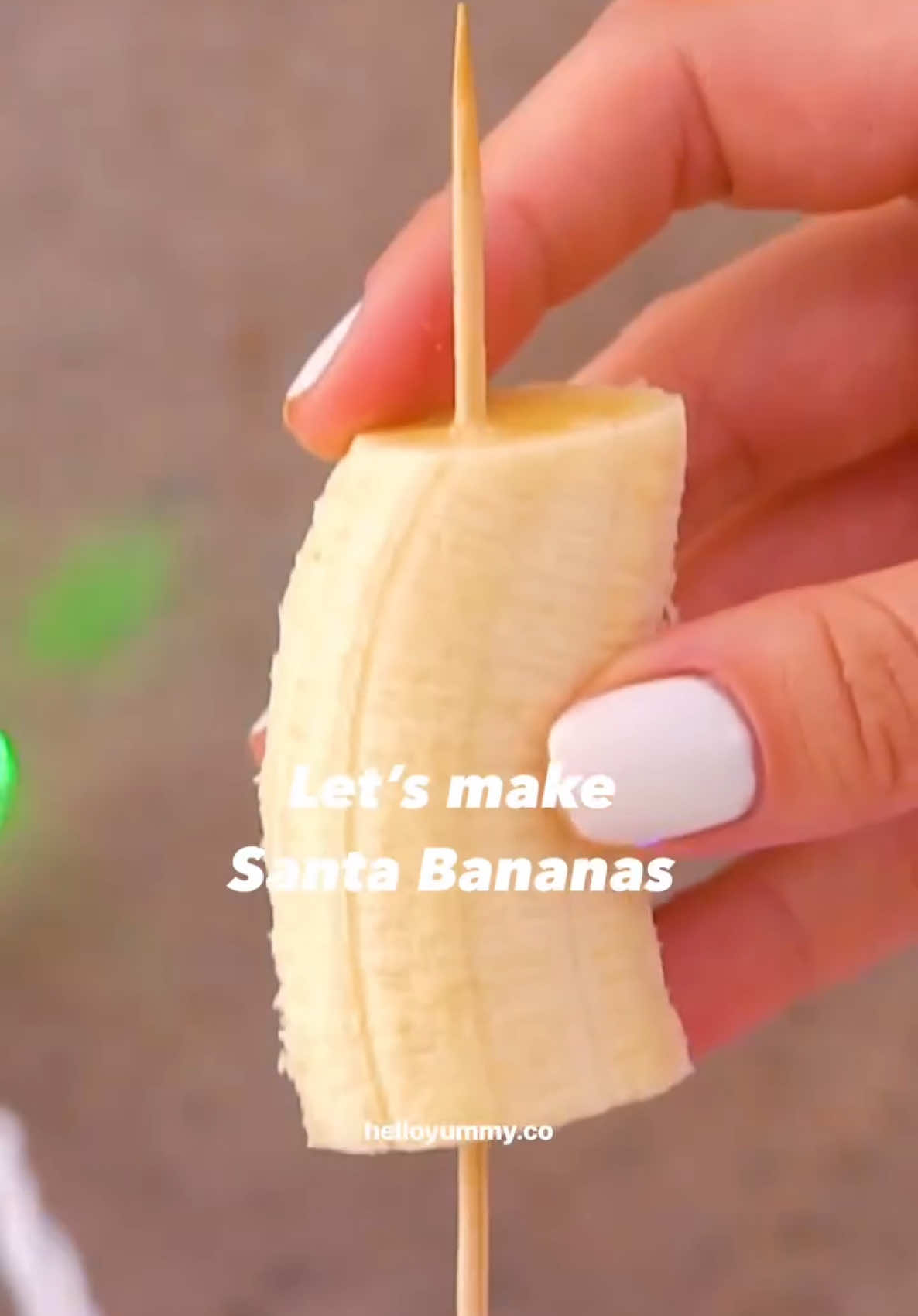 Santa Bananas are a cute and healthy Christmas treat! 🎅🏼❤️ #christmastreat #christmasfood