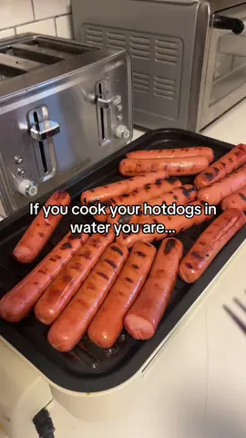 Hotdogs boiled in water 🚫 #cook them on an #indoorgrill #pukomc #grill #electricgrill #smokelessindoorgrill #grilling #hotdogs #hamburger #burger 