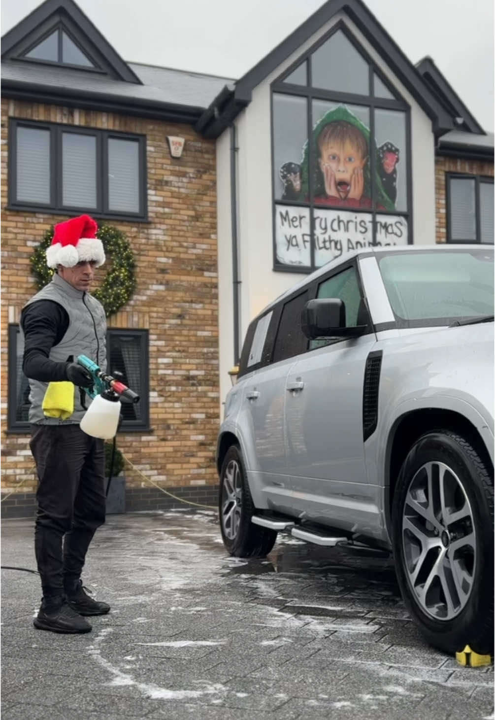 Merry Christmas 🎅 Ya Filthy Animals 🗣️  Land Rover Defender Maintenance 🏠🚙  #bling #clean #cleaning #valeting #detailing #satisfying #satisfyingvideos #asmr #oddlysatisfying #christmas #homealone #landrover #landroverdefender #suv #fyp #outside #essex #uk #carcare