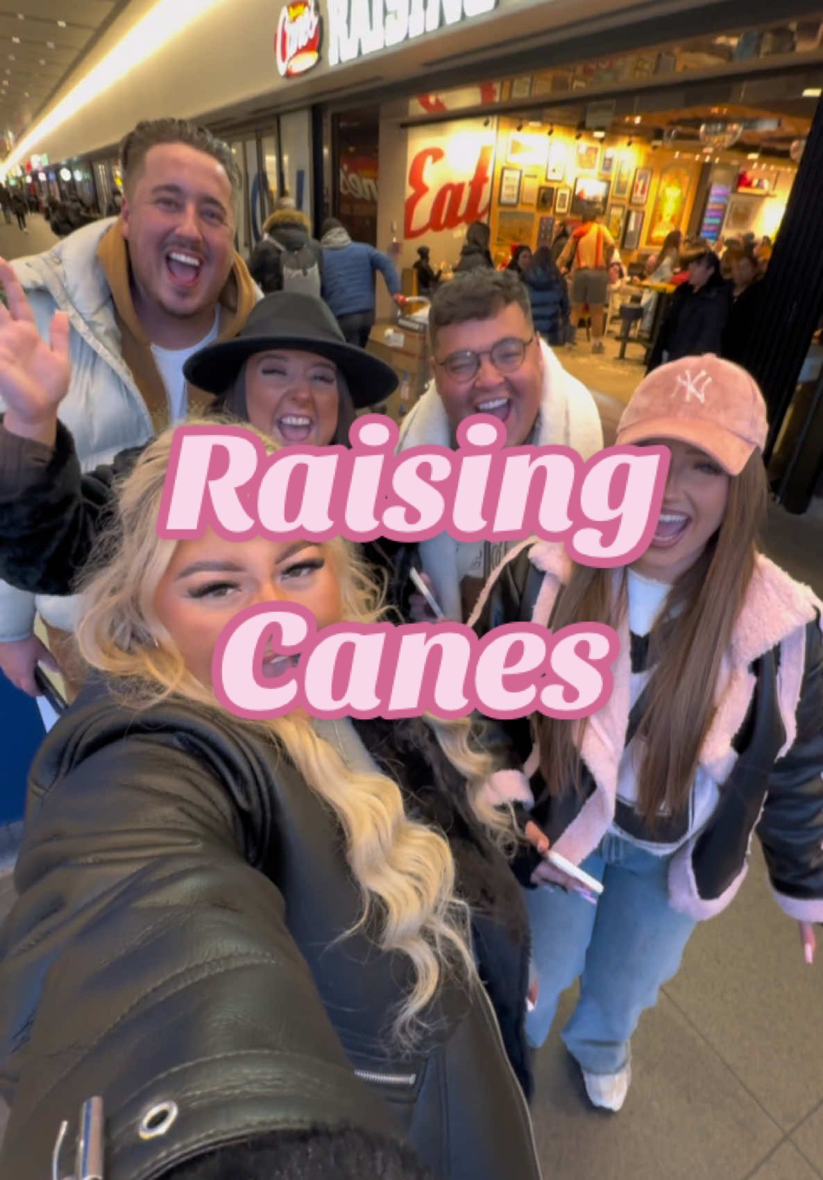 RAISING CANES 🍗😍🍽️ #raisingcanes 