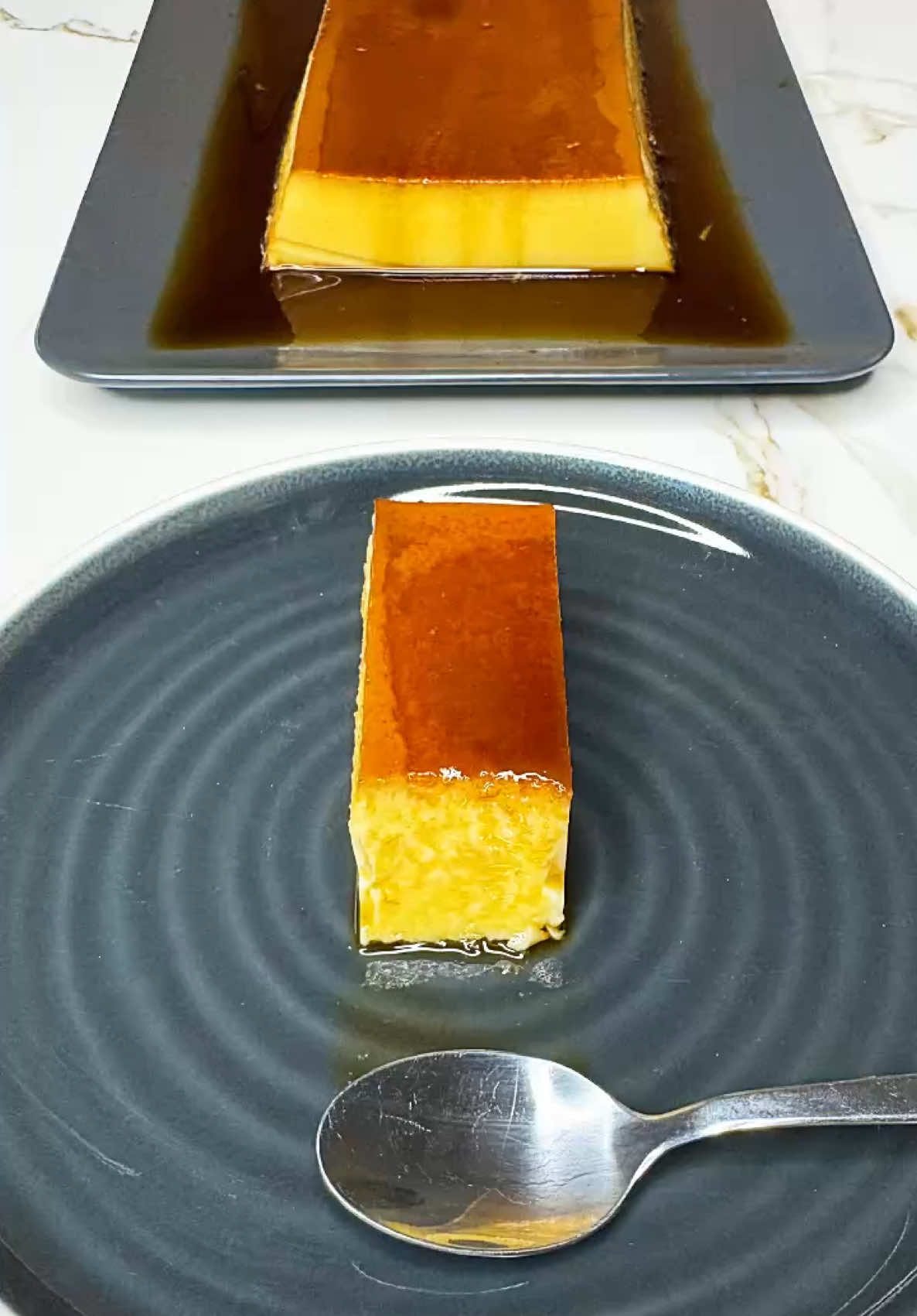 FLAN. La mejor receta que puedas encontrar, muy fácil de hacer, con solo 4 ingredientes y es una delicia.  La receta paso a paso y con todos los detalles esta disposable en mi canal de YouTube tazi_oficial suscríbete 👍 Ingredientes:  4 huevos  100 gr. de azúcar  500 ml. de leche  Caramelo  Hornear: al baño maria a 180 grados durante 60 minutos  • • • #viral #fyp #tik_tok #flan #recetas 