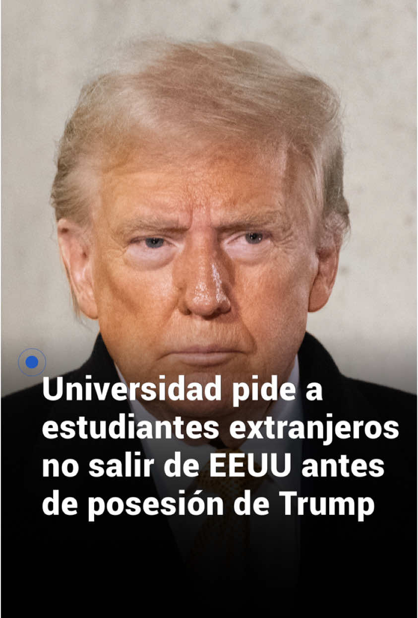 ✈️🇺🇸 Esta universidad le está pidiendo a sus estudiantes no viajar fuera de EEUU antes de la posesión de Trump. El llamado es para que los extranjeros evadan 