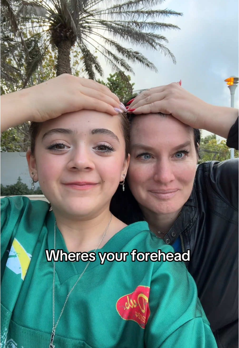 🤫🧏‍♀️ @ROCK SQUAD  #trend #fyp #forheadcheck #momdaughter #funny #meme 