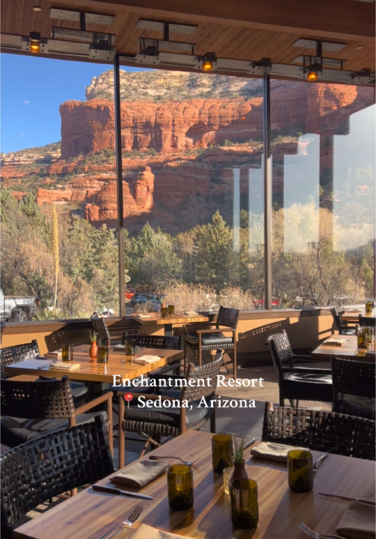 Brunch with a view 🏞️ #sedona #arizona #canyon #view #restaurant #resort #boyntoncanyon  