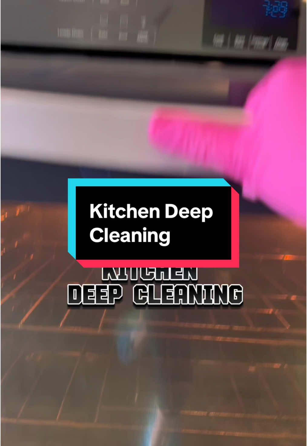 #creatorsearchinsights #kitchencleaning #deepcleaning #cleaninglady #CleanTok #cleaningmotivation  #ovencleaning #cleaningtok #steamcleaning #oddlysatisfying 