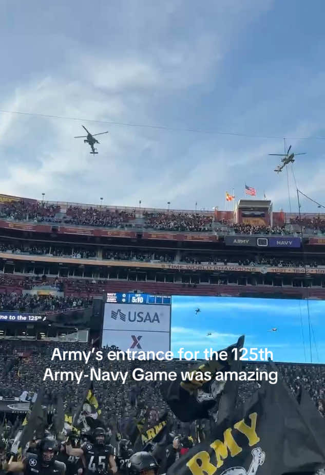 What a scene. #cfb #army 