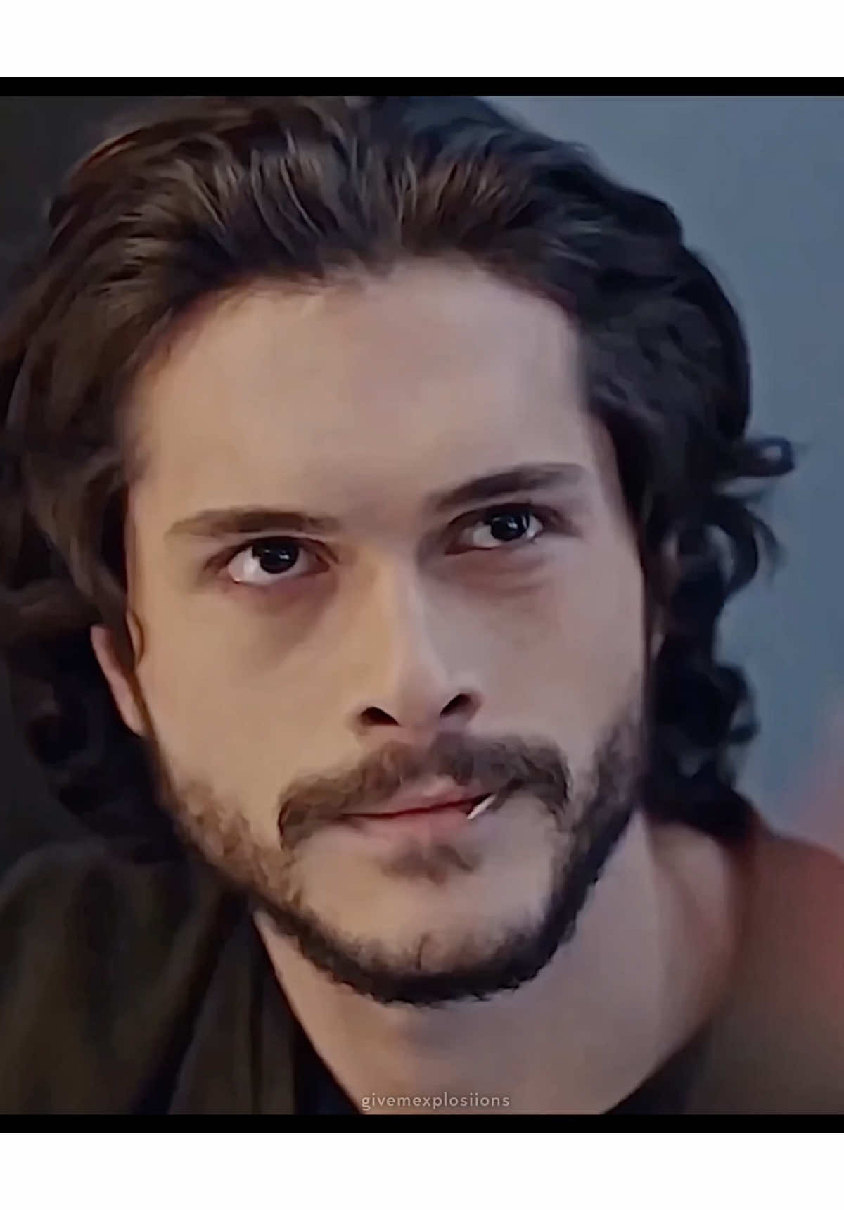 that evil smirk 🫣 #emrahamir #emrahamiredit #emrahamircukur #cUkurdizi #cukur #çukur #alperenduymaz #alperenduymazedit #fy #foryou #fyp #foryourpage #çukuredit #police #policeman #turkishseries 