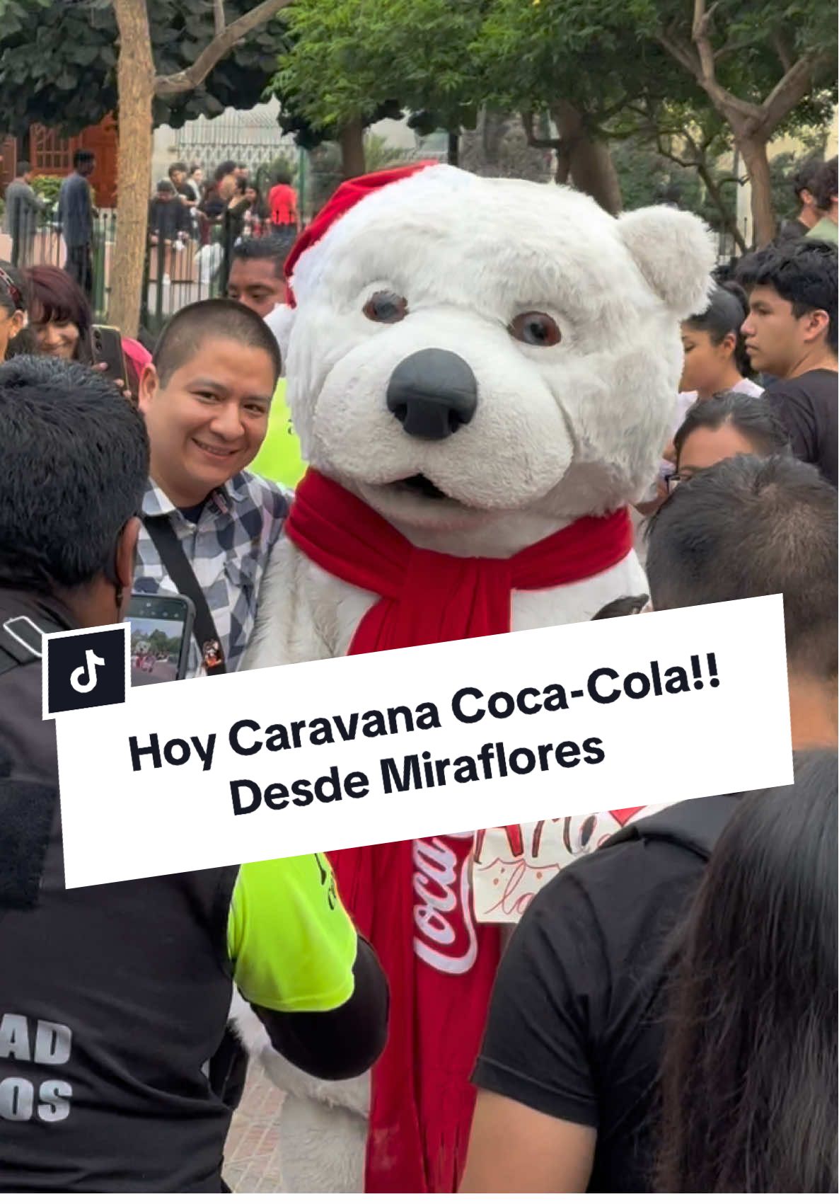 Ya inicia La Caravana!! Desde Miraflores Hoy #cocacola #navidad #caravana #miraflores #limaperu 