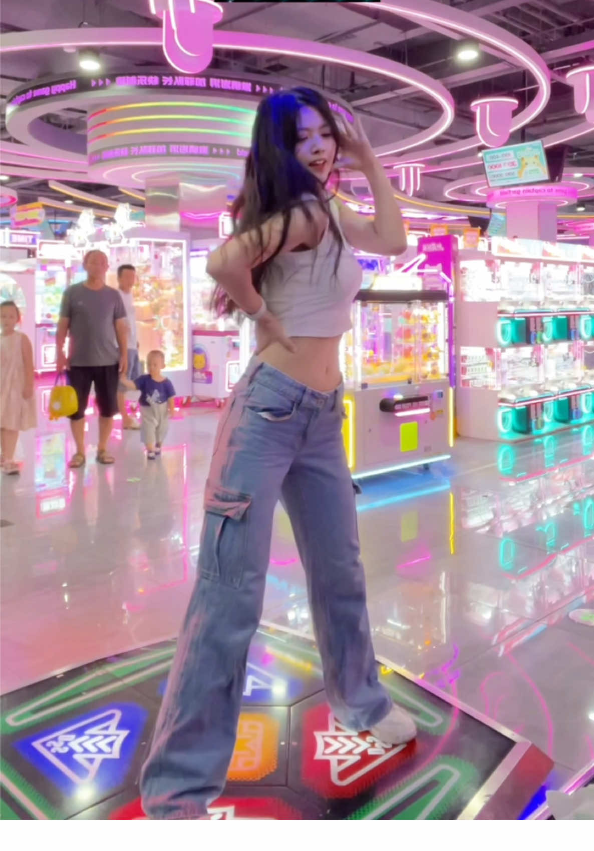 #danceinpublic #kpop #newjeans Get your attention