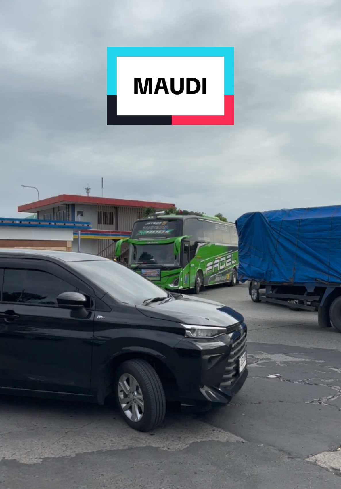 Ketemu dia lagi @MAUDI 049 #maudi #asyrofmaudi #afawisata #videobusindonesia #huntingbus📸 #buspariwisata #basuri #busartis #msmasyrof #ngoyodbus #fypage #foryoupageofficiall 