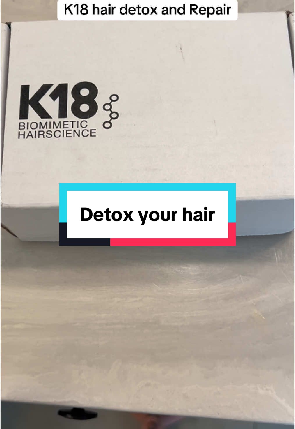 K18 makes a great hair detox and hair mask that helps repair damaged hair. Due to greys, i color my hair so it really needed a detox. My hair feels and smells so mich better after using! #k18results #hairdetox #hairmask 