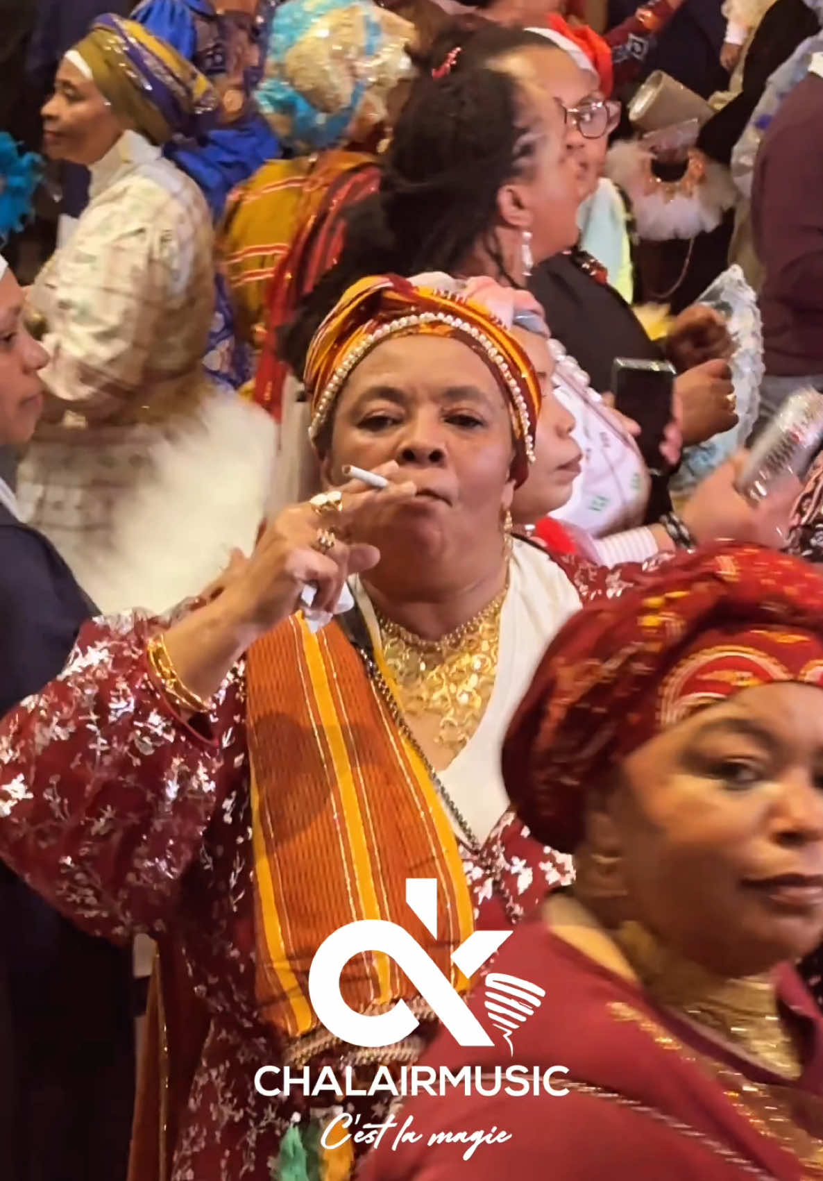 C’est toujours l’ambiance à gogo avec notre koko qui s’enjaille #weddingday #pourtoii #viral_video #pourtoii #fyp #danse #africa #mariage #comores🇰🇲 #africantiktok #ambiance #fiesta #chalairmusic  Cc @Ady Junior 