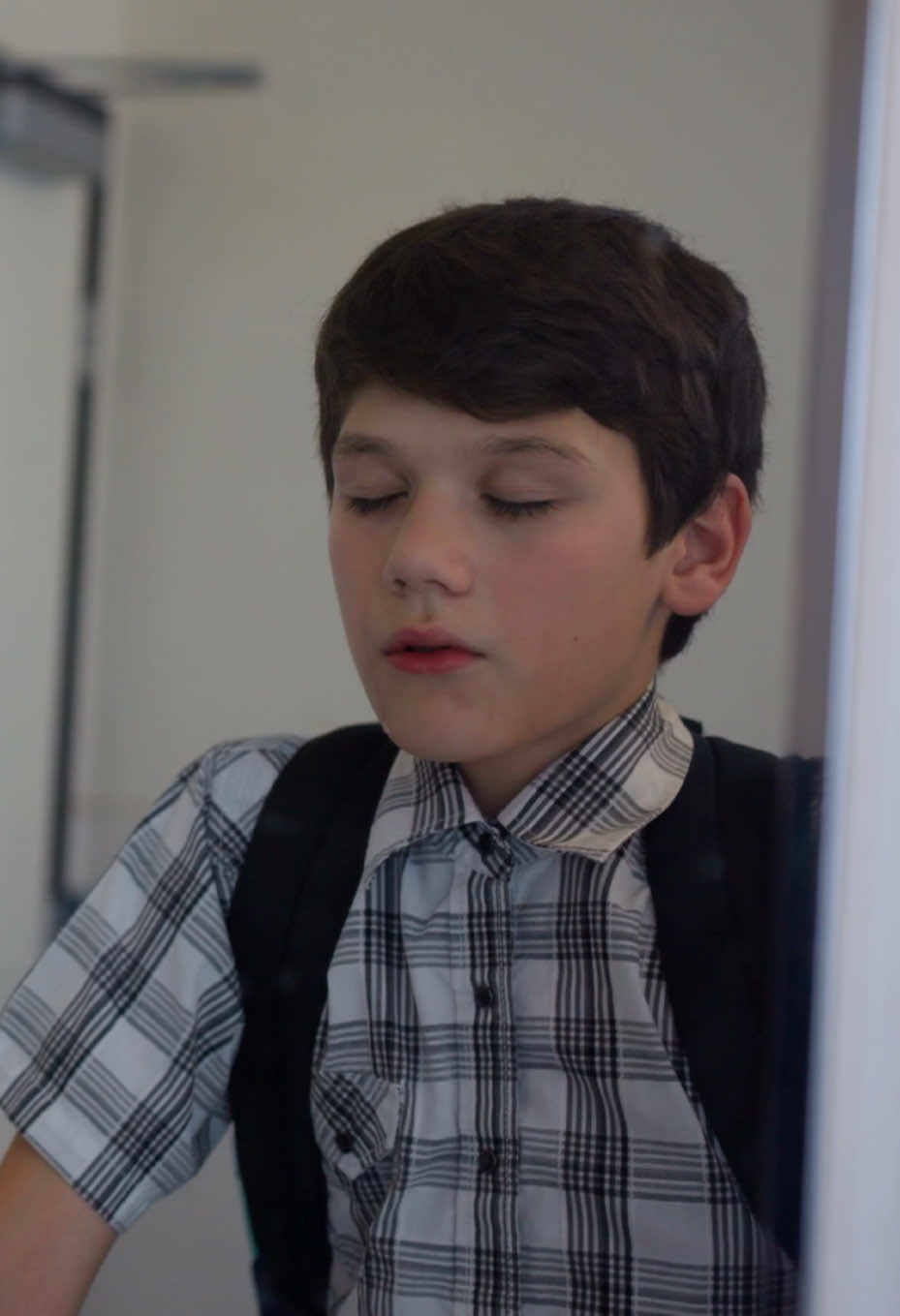 Such a hard video to watch but its important to share. For anyone going through something like this please, please, dont be afraid to seek for help. Theres always an adult around. Please speak up (full video, on youtube LOVEXO) ##acting##series