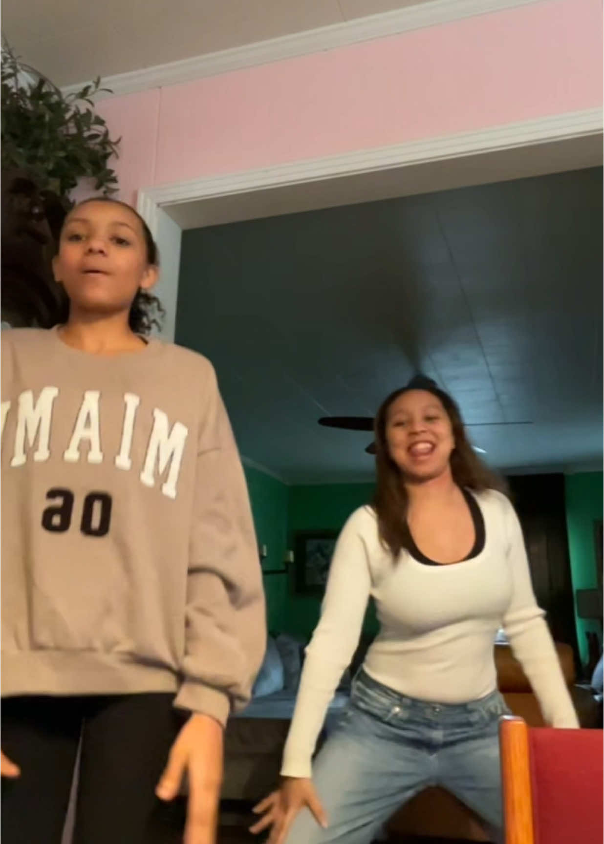 WE LOVEEEEEEE THIS DANCEEEEE @Yourfavv_Mel | #dancechallenge 