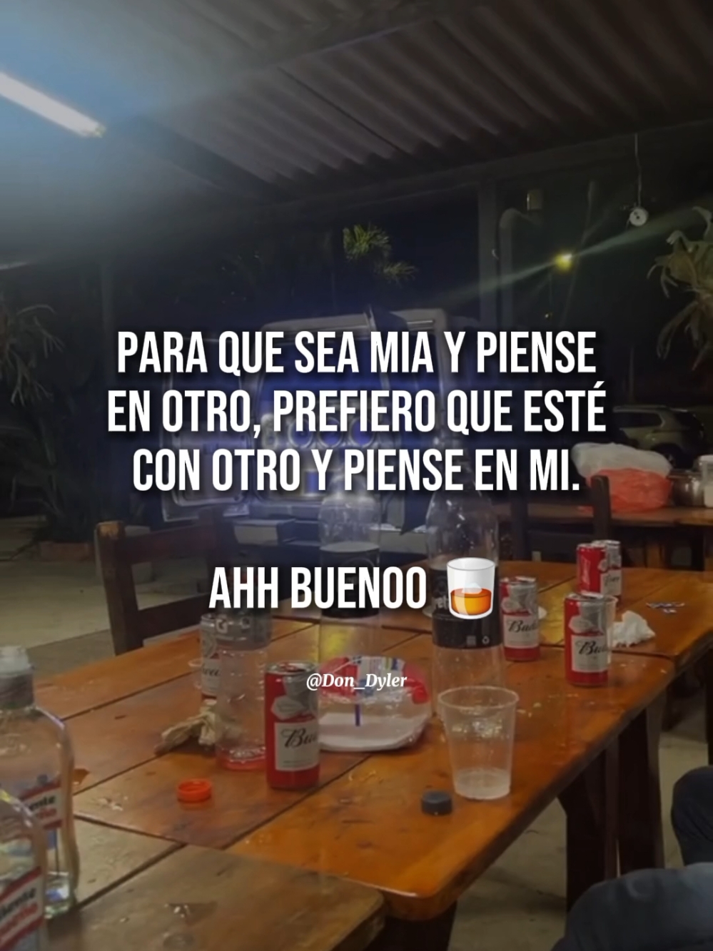 ahh buenoo 🥃 #amorsecreto #guaro #desamor #musicapopularcolombiana #abeber #FYP 