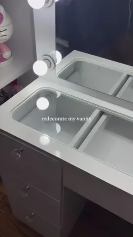 ⭐️ #vanity #makeupvanity #makeup #beautyroom #hellokitty #bling 
