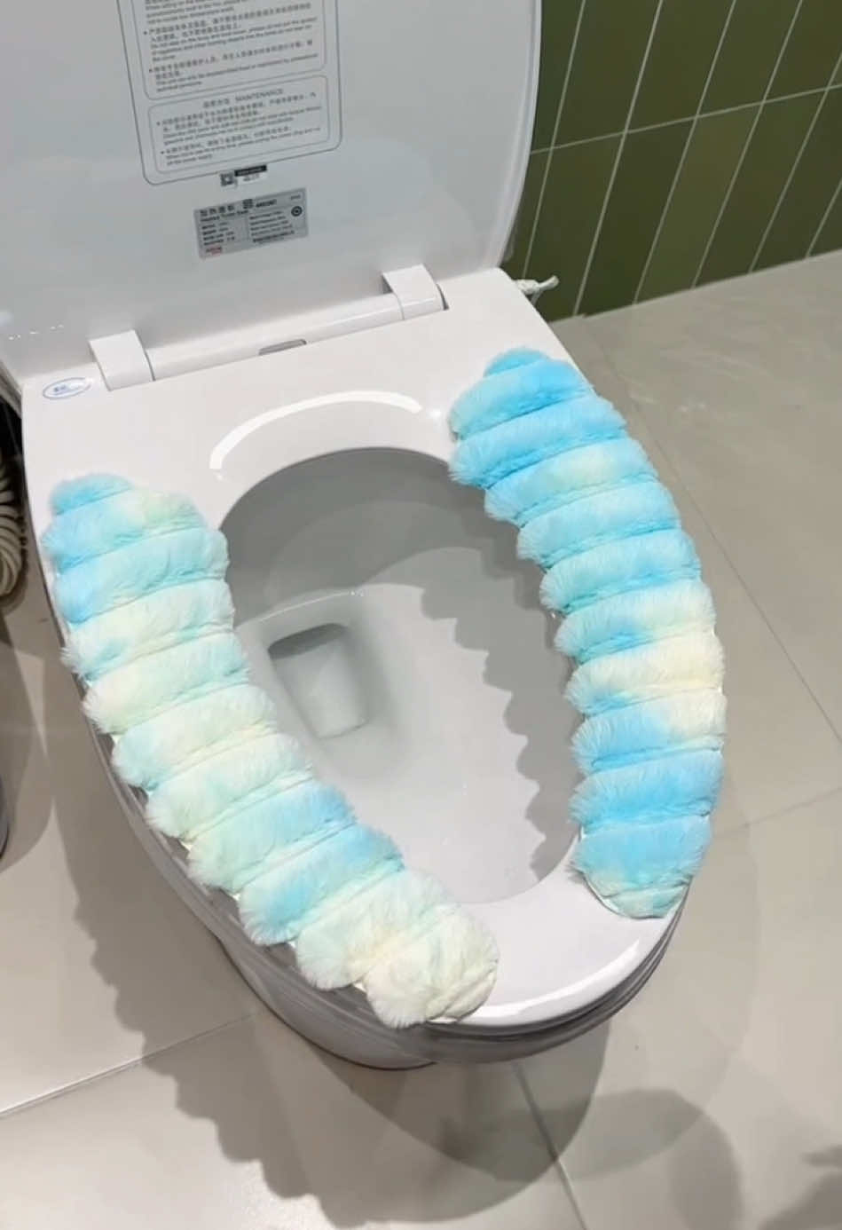 You won’t feel cold on toilet😏#gadgets #coolstuff #coolgadgets #homegadgets #favoritefinds #product #shopping #LearnOnTikTok #tiktokmademebuyit #fyp 