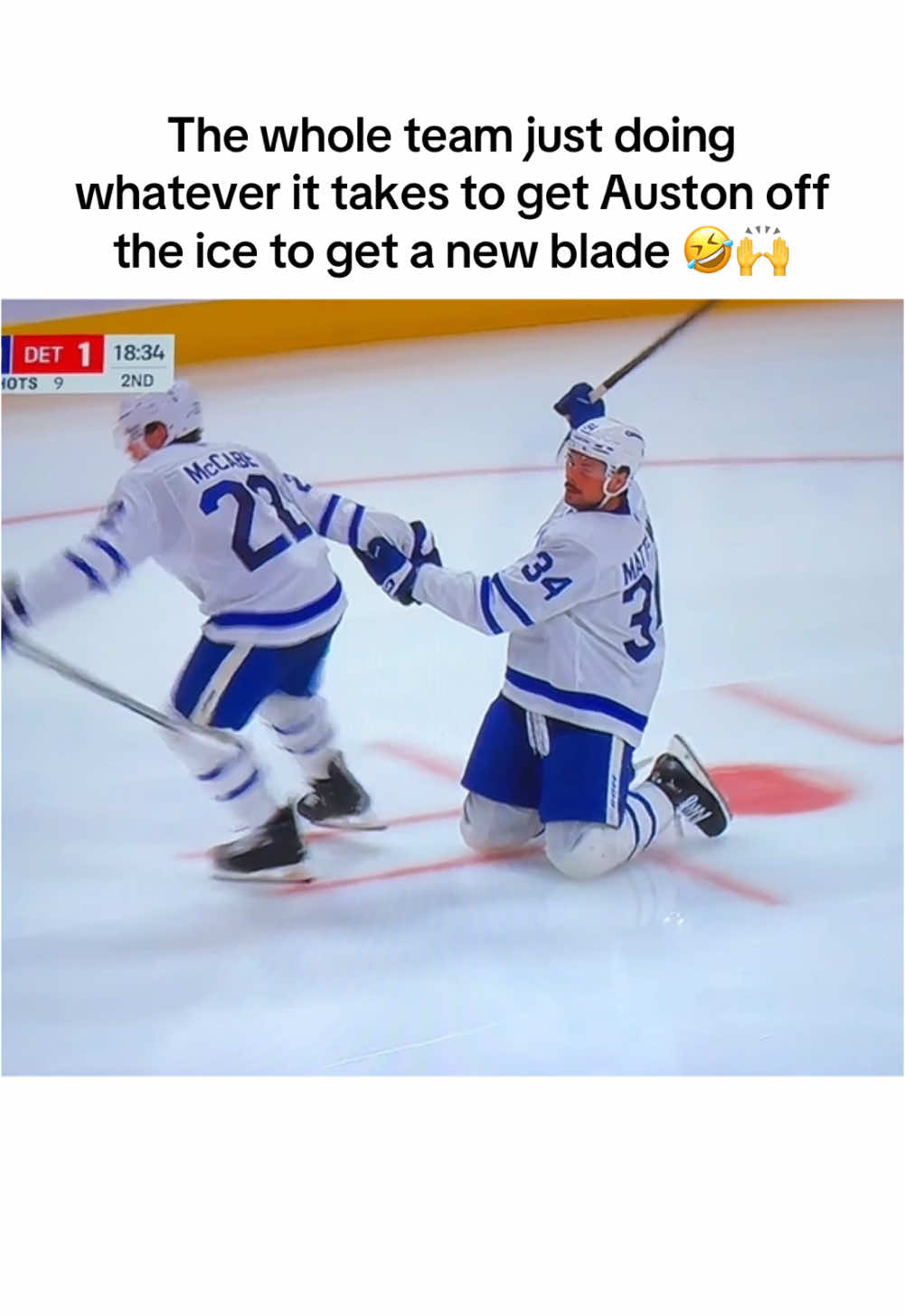 Now that’s not a sight you see every day 😆 #austonmatthews #leafs #hockey #mapleleafs #NHL #hockeytiktoks #toronto #leafsnation #hockeytok 