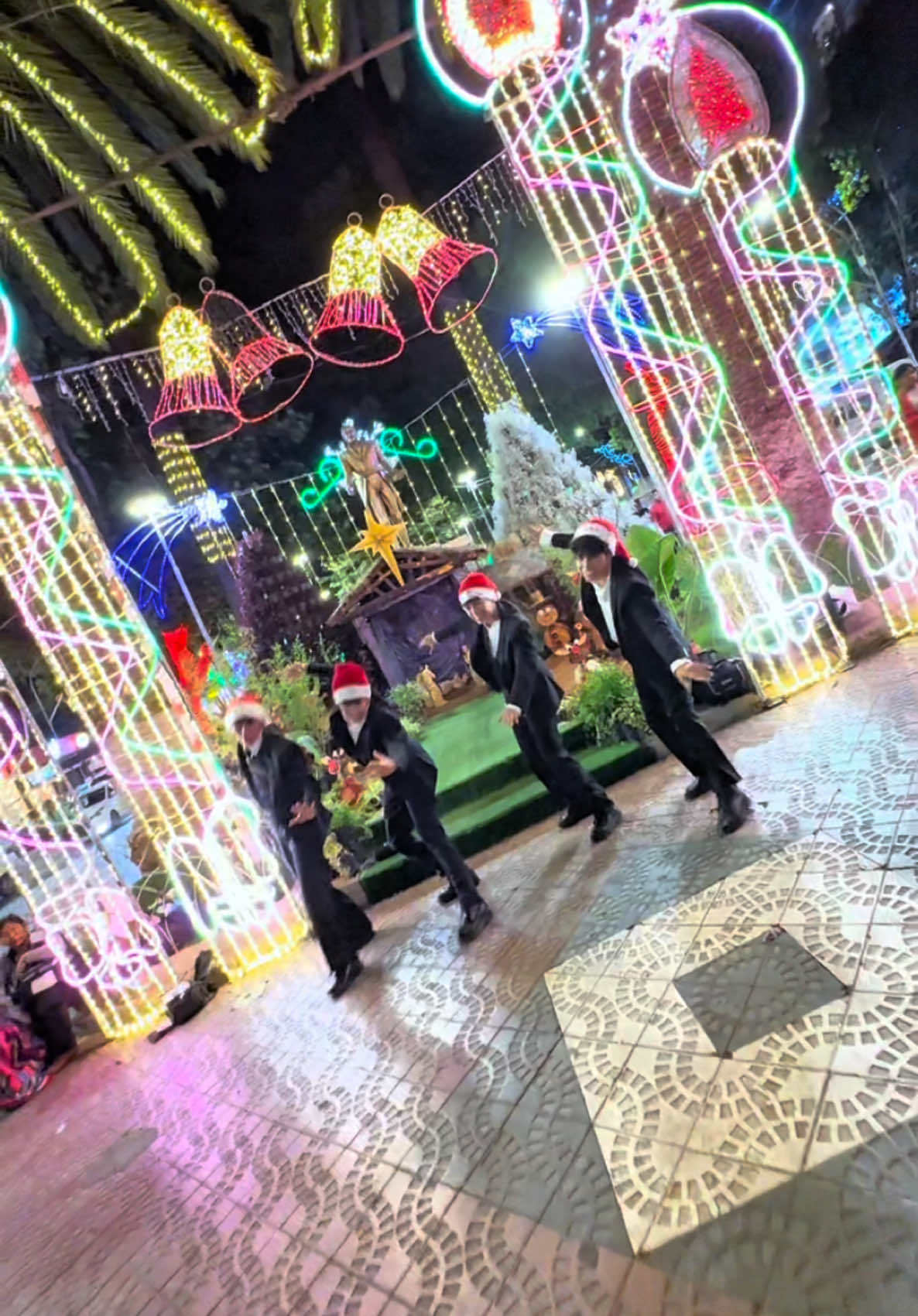 Ya comiste Paneton??? 🤓❤️#dance #cocha #cochabamba #paratiiiiiiiiiiiiiiiiiiiiiiiiiiiiiii #bolivia #santacruz #santa #cochabamba_bolivia🇧🇴 #viral_video #fyp #fypp #parati #work #trend #trendingvideo #dancechallenge #viraltikto #merrychristmas #feliznavidad #navidadentiktok #navidad @Toñito @αяιτο @Cristian Gutierrez @Soul Twins 