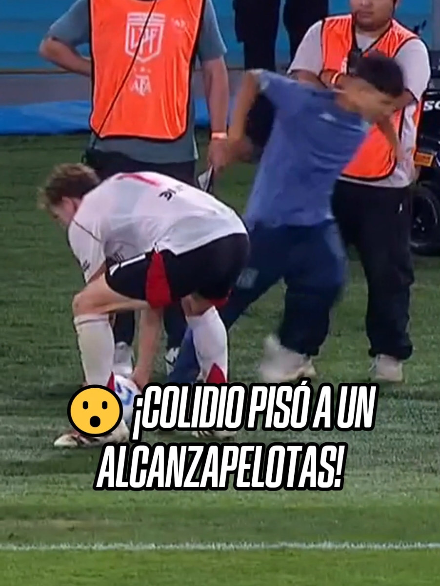 ¿QUÉ PASÓ ACÁ? 😮🔥 El duro pisotón de #Colidio a un alcanzapelotas de #Racing  📺 ESPN Premium - Suscribite al Pack Futbol  #TikTokDeportes #Futbol #Gol #Goles #Goles 