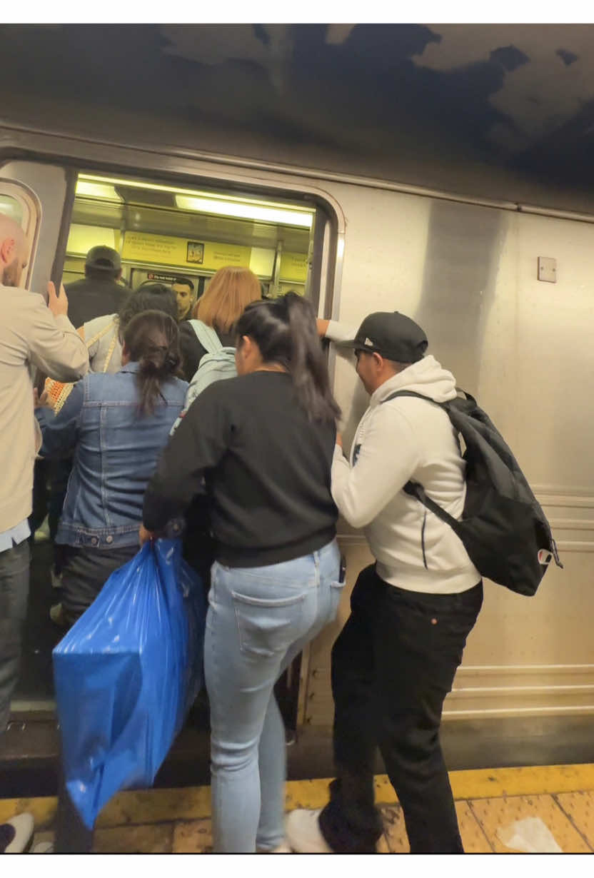 NEW YORK CITY SATURDAY NIGHT RUSH HOUR! POV! #NYCSubway #NYC #MTA #NewYorkCitySubway #LIRR #SubwayTrain #NewYork #NewYorkCity 