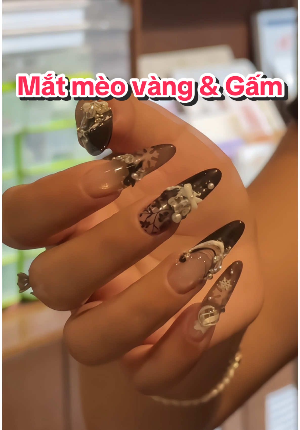 Mắt mèo vàng nhà @Dứa Nail 8790 dịu dịu nhaaa, không bị quá vàng 🤌🏻✨  #nailtutorial #gelx #nailsaigon 