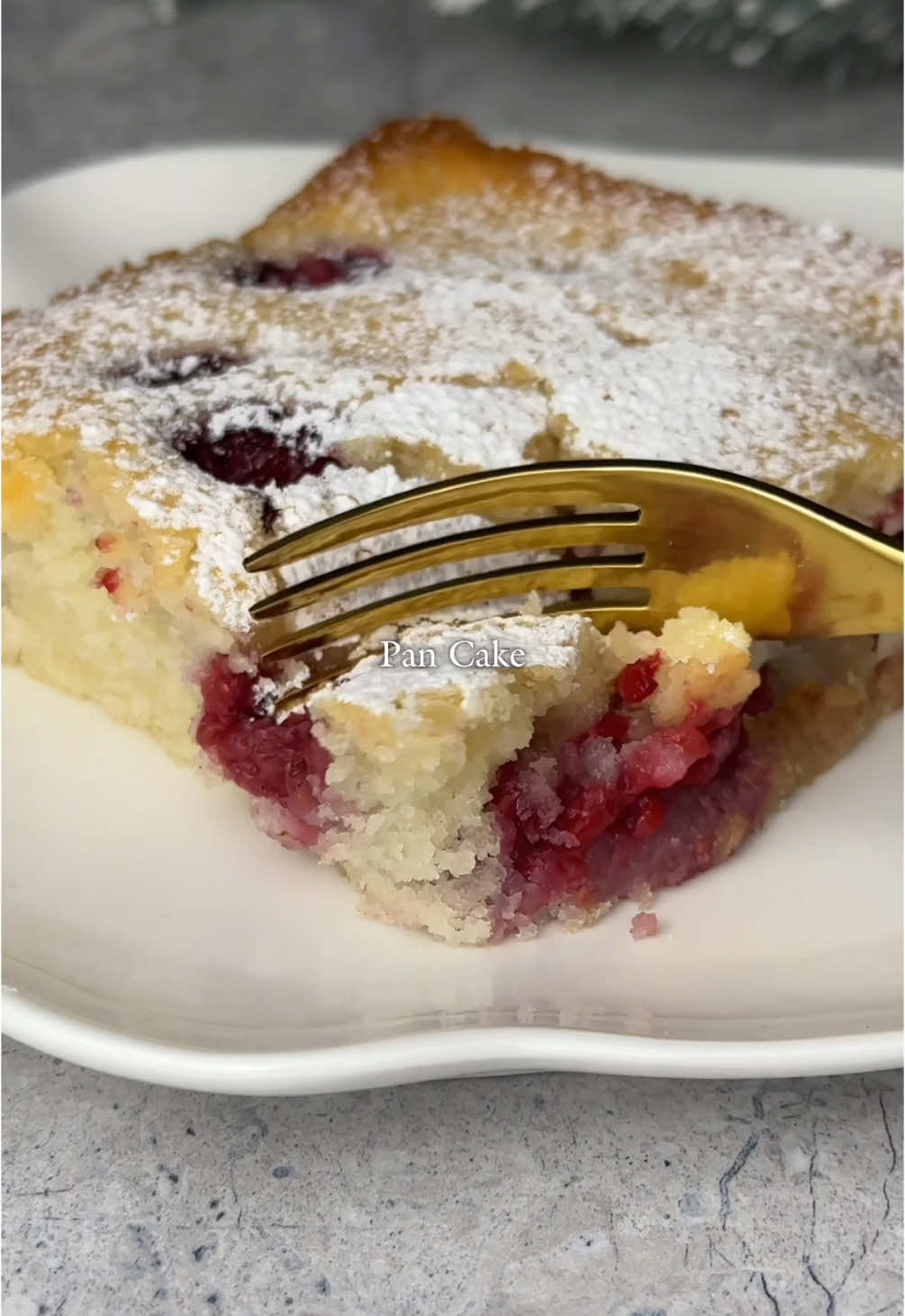 day 90/100: RASPBERRY SHEET PAN CAKE✨🎄 FULL RECIPE LINKED IN BIO or go comment on my ig post to have the link sent to ur dms! If youve been looking for an easy christmas dessert, this is it! This recipe comes together in one bowl & is so quick & easy to make! Not to mention absolutely delicious! Enjoyyy♥️🎄 #EasyRecipe #EasyRecipes #christmastiktok #christmasdinner #christmasfood #quickrecipes #sweettreats #raspberry #caketok #caketiktok #desserttiktok #dessertideas #chocolatelover 
