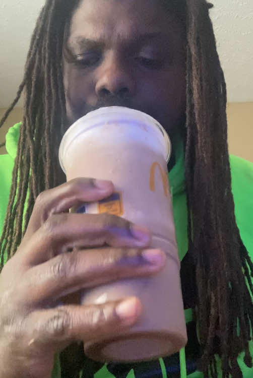 Dulce de leche frappé #viralvideo #viralpost #follow #mississippi #reviews #followandlike #frappe #dulcedeleche #mcdonalds @McDonald’s Corporate @McDonald’s 