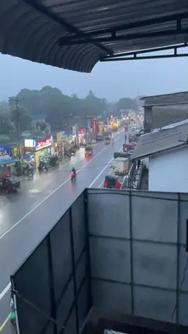 #galgamuwa#raining#evening#rainyday#vehicle