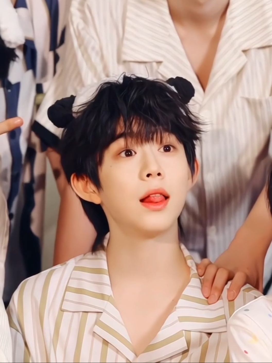 aww yiheng very cute🥰 #trầndịchhằng_陈奕恒 #chenyiheng #陈奕恒 #trandichhang #tffamily 