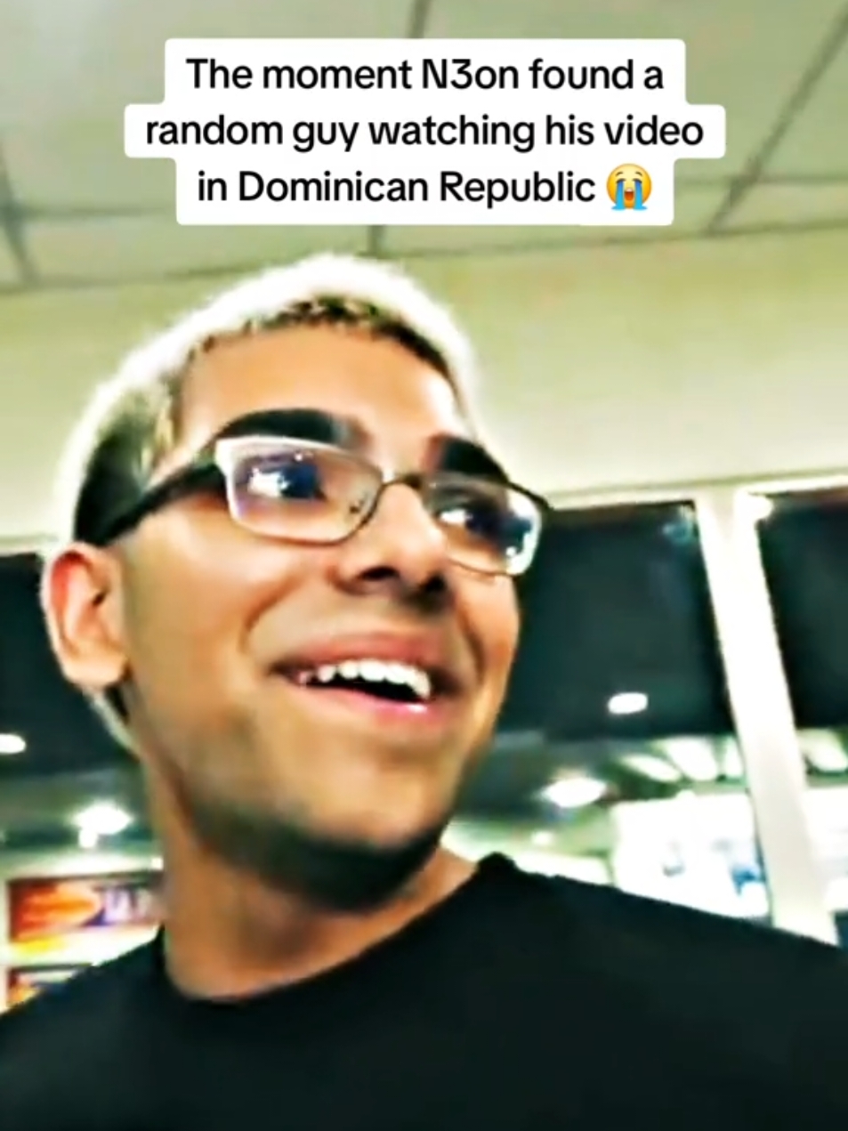 The moment N3on found a random guy watching his videos in Dominican Republic 😭 #n3on #n3onclips 