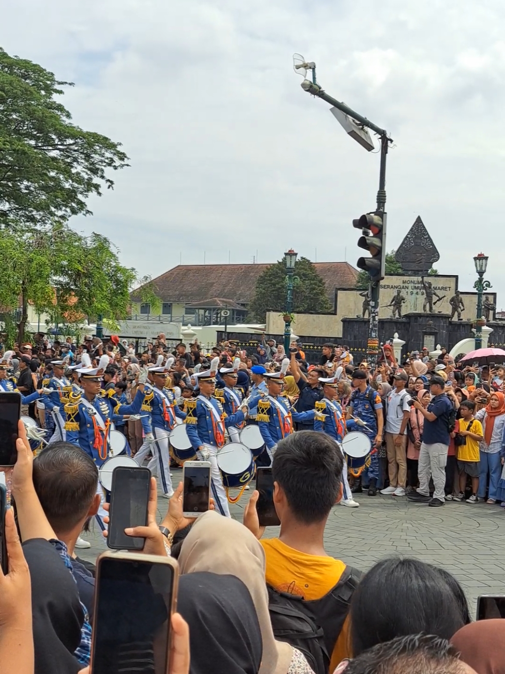 Drumband Gita Dirgantara Akademi Angkatan Udara (AAU) Yogyakarta #gitadirgantara #gitadirgantaradrumbandaau #akademiangakatanudara #jogja24jam #jogjaistimewa #jogjakarta #fyppppppppppppppppppppppp