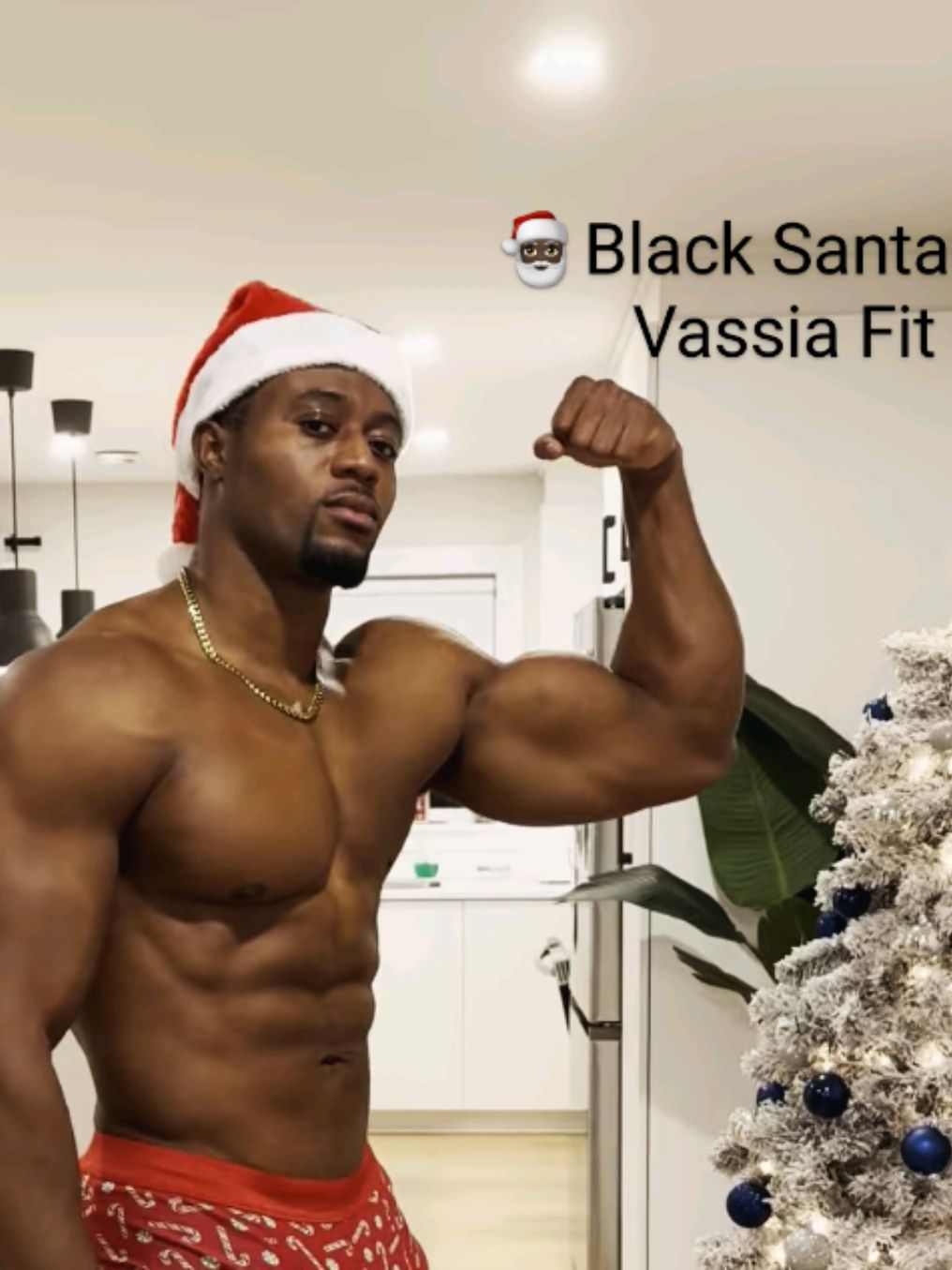 🎅🏿#blacksantaclause @vassia_fit   @vassiafit 🎥 #vassiafit  #blacksanta #menfitness #blackman #negrostiktoker  #athletes #ebonyitiktoker #bigblackmen #bigblack  #pretosmelanina #blackmen 🖤