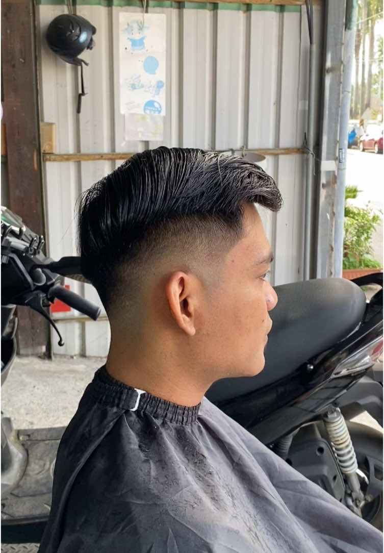 Medium fade 😁 #mediumfade #haircut #pangkastaiwan #tainan #taiwan🇹🇼 