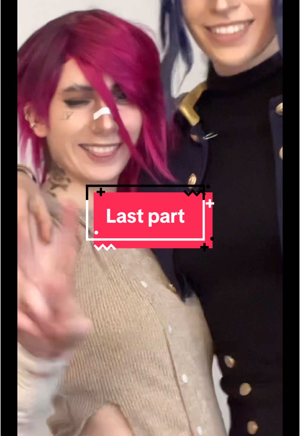 Jade being flirty is the death of me. Anyways enjoy the last part 🤗 @frozam @hiinaa.cos #fyp #caitvi #vi #caitlyn #arcane #cosplay #cosplayer #frozam #Hiina #wlw #couple #cute 