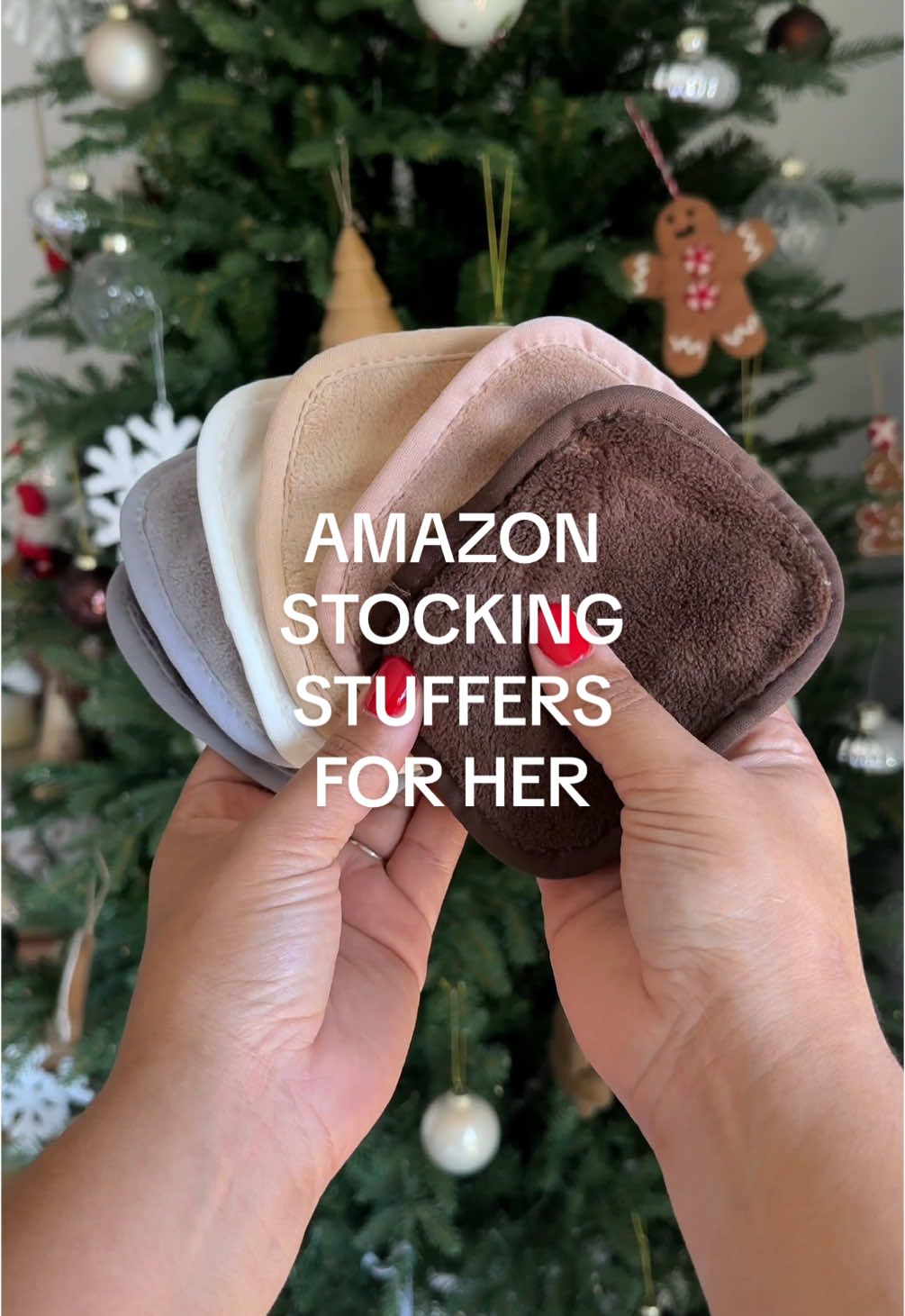 amazon stocking sfuffers for her! 🫧🧖🏽‍♀️ find all of these & more gift ideas for her on my A S F with the 🔗 in bio!  #stockingstuffers #giftsforher #giftideasforher #giftguide #christmaspresents #amazonfavorites 