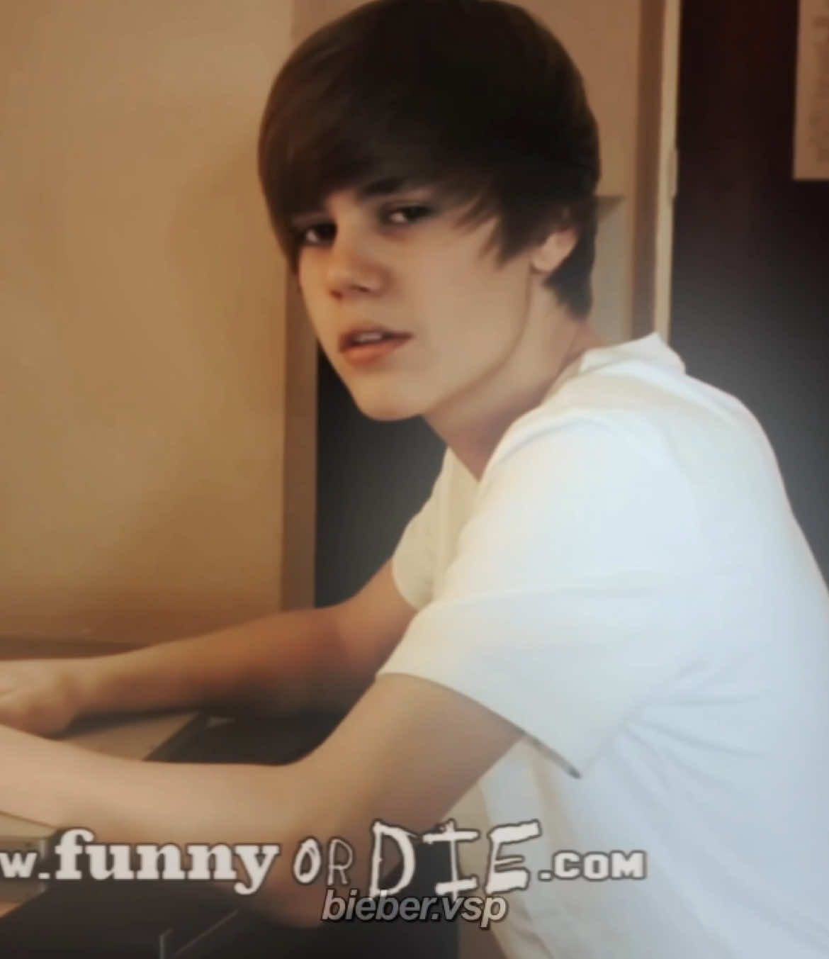 Btw thank yall so much for 1m viewers on 2 edits that i made i didnt expect #babyjustinbieber #justindrewbieber #justinbieber #justinbieberfyp #bieberfever #kidrauhl #guesswhoitsjustinbieber #xybca 