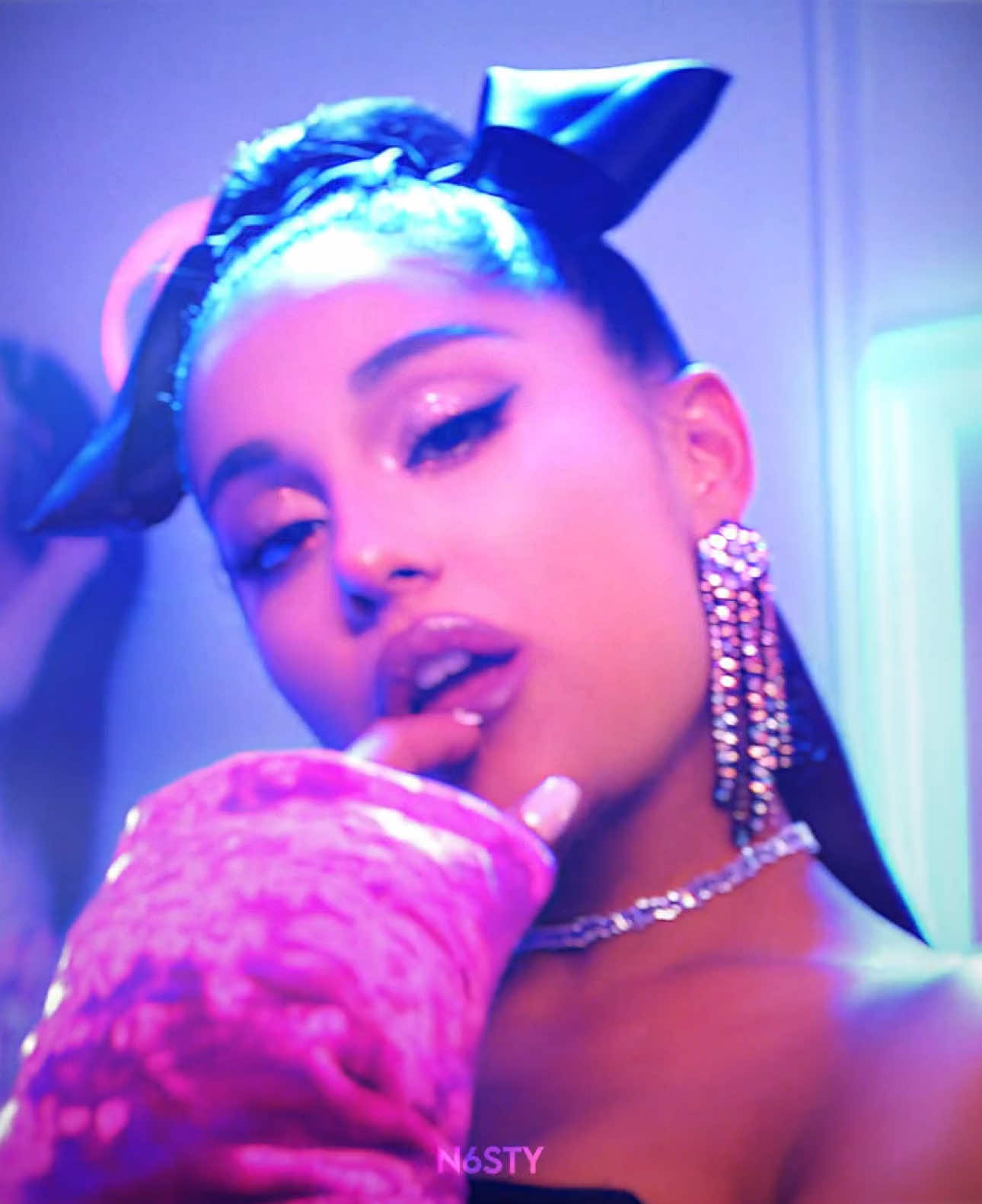 iconic mv. || scp: buterascp cc: @𝖫 𝖠 𝖤 𝖠 𝖱 𝖨 ac: @<3 || #arianagrande #arianagrandeedits #edit #fyp #foryou #7rings #foryoupage 