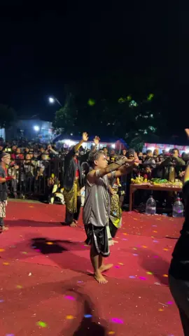 wedding celebration @amelia_nandika & @aannn_p  bersama @ktm03rkm featuring @_panji.anom 🙌🤝 #jathilan #jathilanjogja #kridhoturonggomudho #panjianom #pacobaningurip #budayaindonesia 